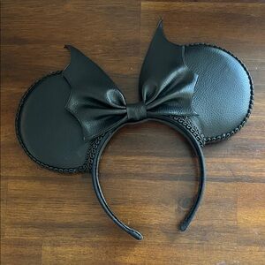 Black Leather Minnie Mouse Ears Headband With Bat Bow